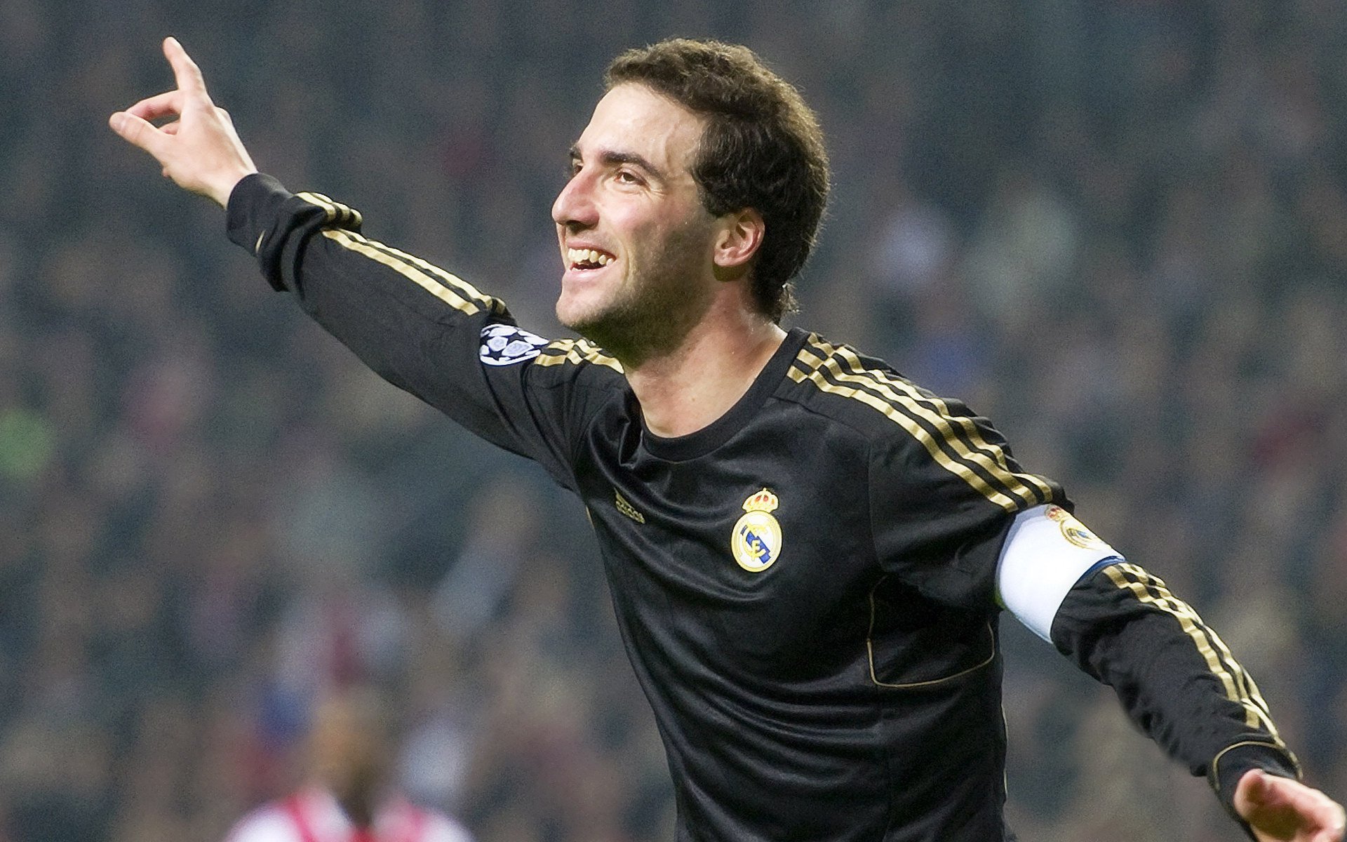 开云体育入口-利物浦3-1莱斯特城,继续领跑积分榜,利物浦对莱斯特城比赛时间